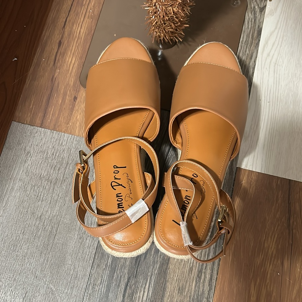 💋💋NEW LEMON DROP PLATFORMS - Picture 9 of 11